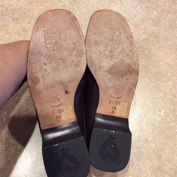 BRIGHTON “JODI” LEATHER MULES - Picture 7 of 9